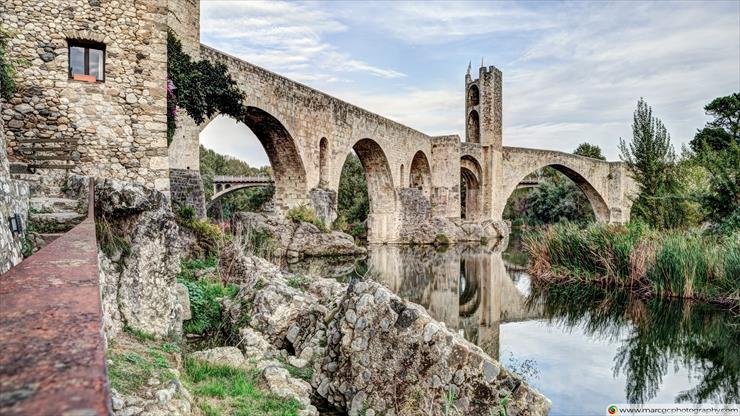 4K - besalus_romanesque_bridge_catalonia-wallpaper-3840x2160.jpg